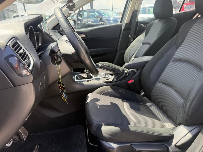 Mazda 3 SEDAN 2.0 2016 - Imagen 10 de 20