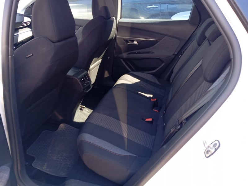 Peugeot 3008 BLUEHDI 1.5 ACTIVE 2022 - Imagen 11 de 13