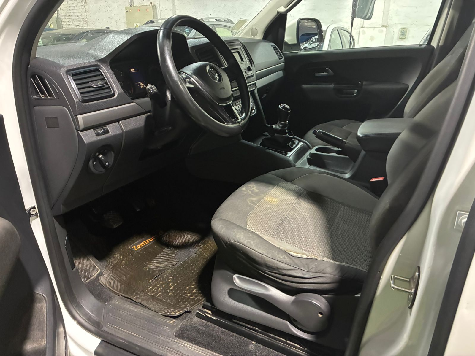 VOLKSWAGEN AMAROK TRENDLINE 4X2 2019 - Imagen 7 de 11