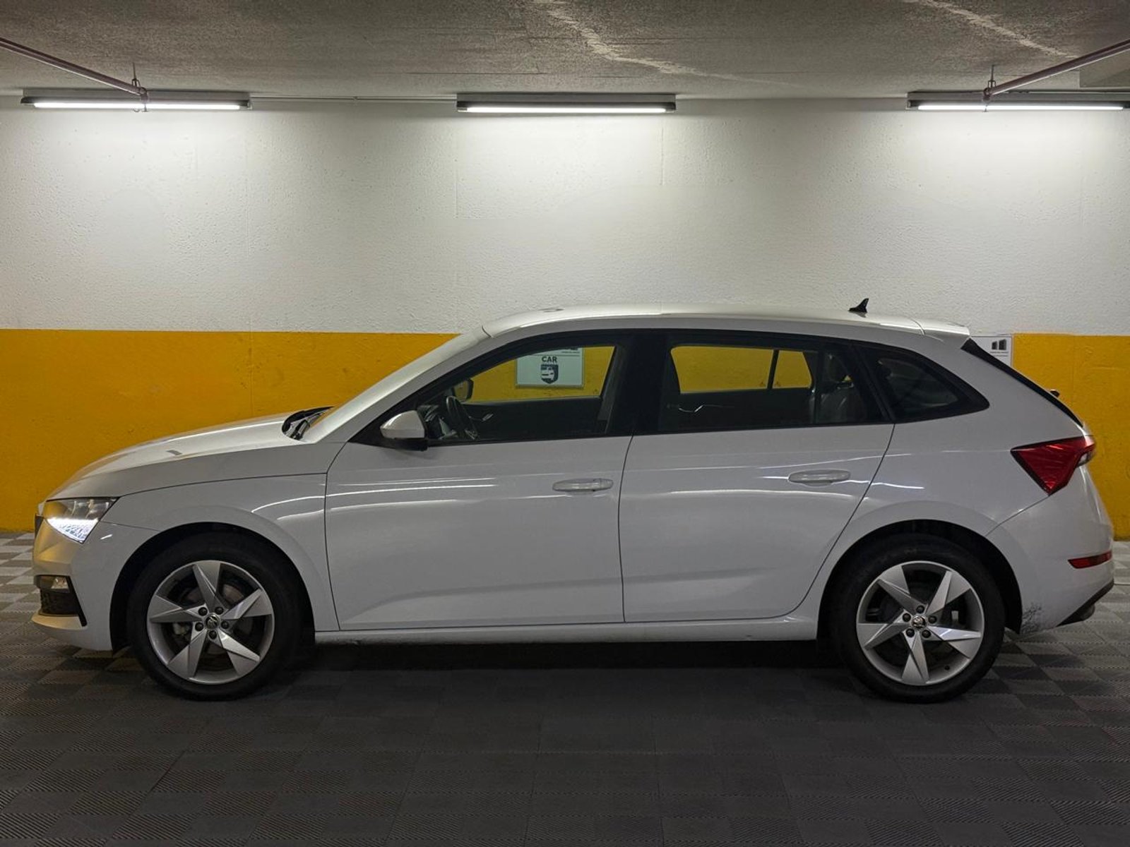 Skoda SCALA TSI 1.0 AUT 2023 - Foto 2 de 20