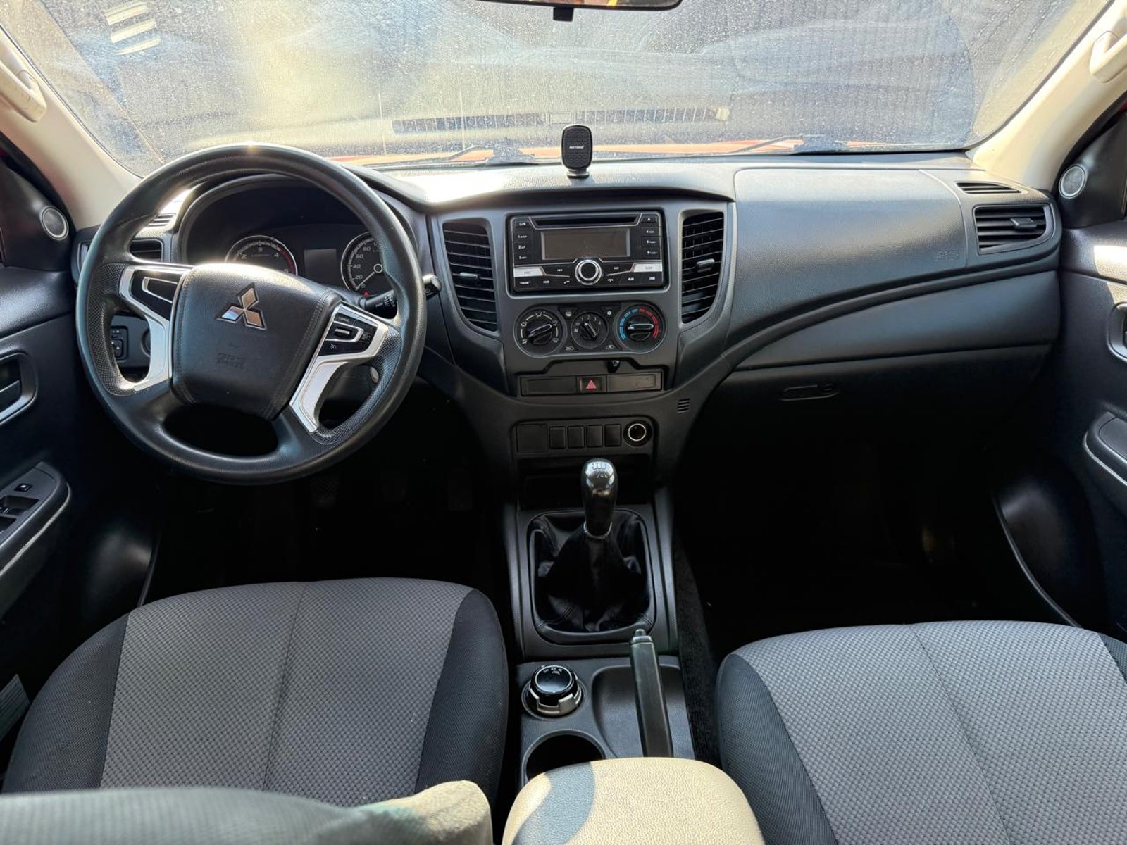 MITSUBISHI L200 KATANA CRM 4X4 2.4 2022 - Imagen 13 de 20
