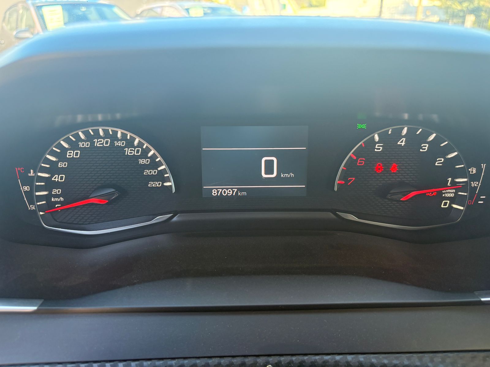Peugeot 2008 BLUE HDI 100 TM 1.5 2022 - Imagen 9 de 9