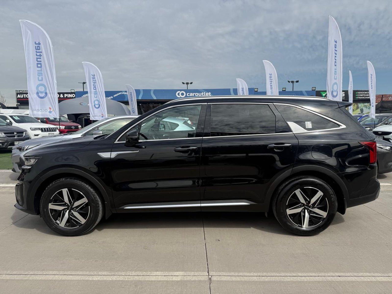 Kia SORENTO 2WD 2.5 AUT 2022 - Foto 2 de 20