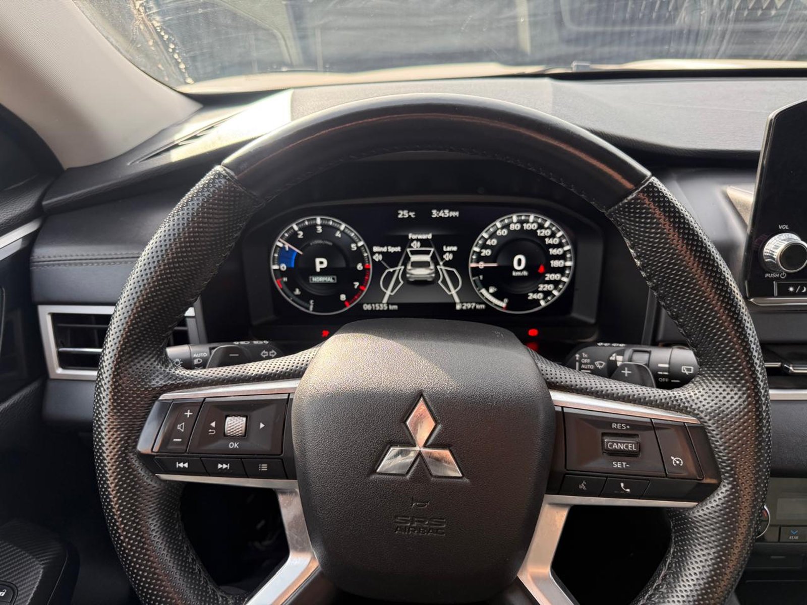 Mitsubishi OUTLANDER GLS 4X4 2.5 AT 2024 - Imagen 13 de 20