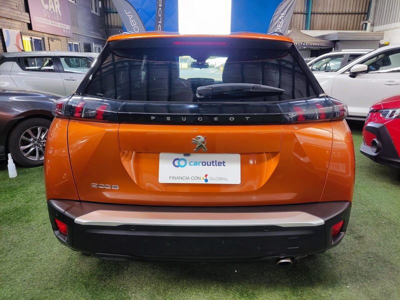 Peugeot 2008 BLUE HDI 130 EAT8 1.5 AUT 2023 - Imagen 3 de 13