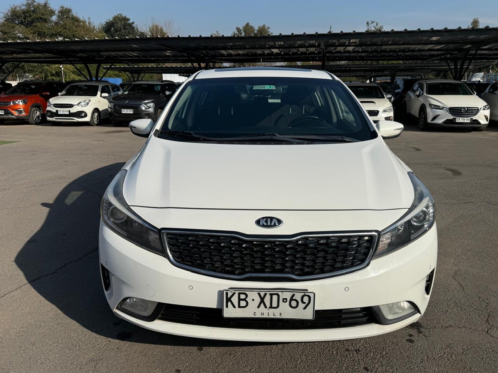 Kia CERATO 5 EX 1.6L 6MT S. PACK 2018 - Imagen 8 de 20