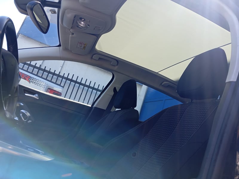 Peugeot 308 ALLURE BLUEHDI 1.5 2019 - Imagen 8 de 15
