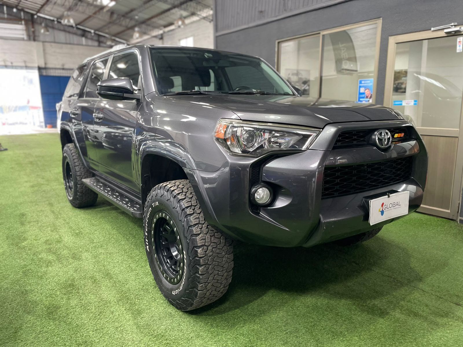 Toyota ALL NEW 4RUNNER SR5 4.0 AUT 2014 - Foto 5 de 13