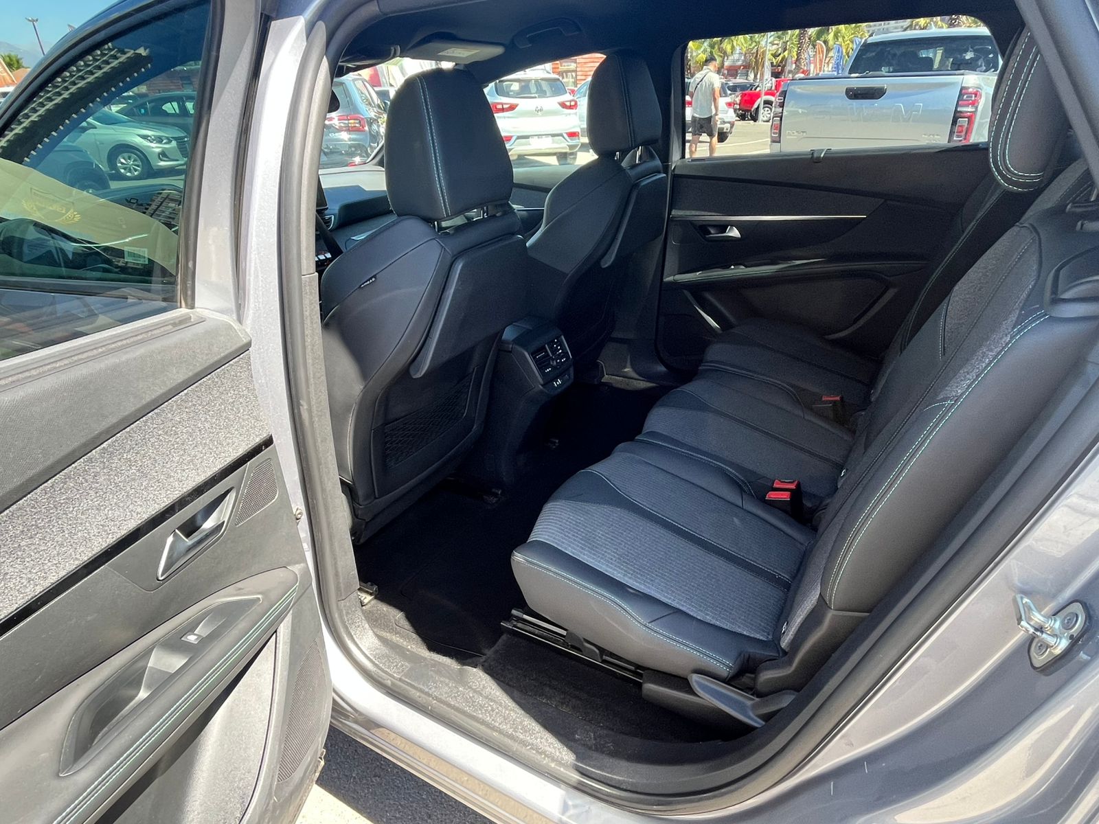 PEUGEOT 5008 BLUEHDI 130 1.5 AUT 2024 - Imagen 16 de 20