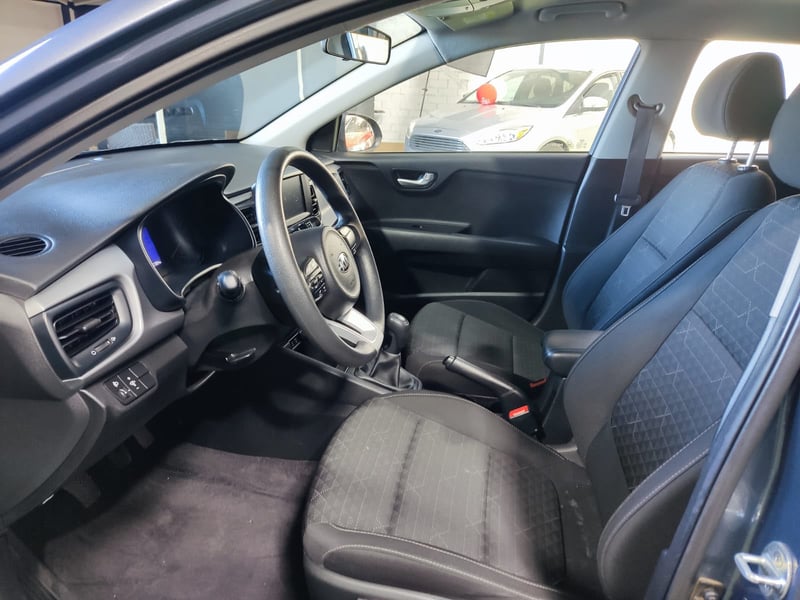 Kia RIO 4 LX 1.4 2021 - Imagen 10 de 14