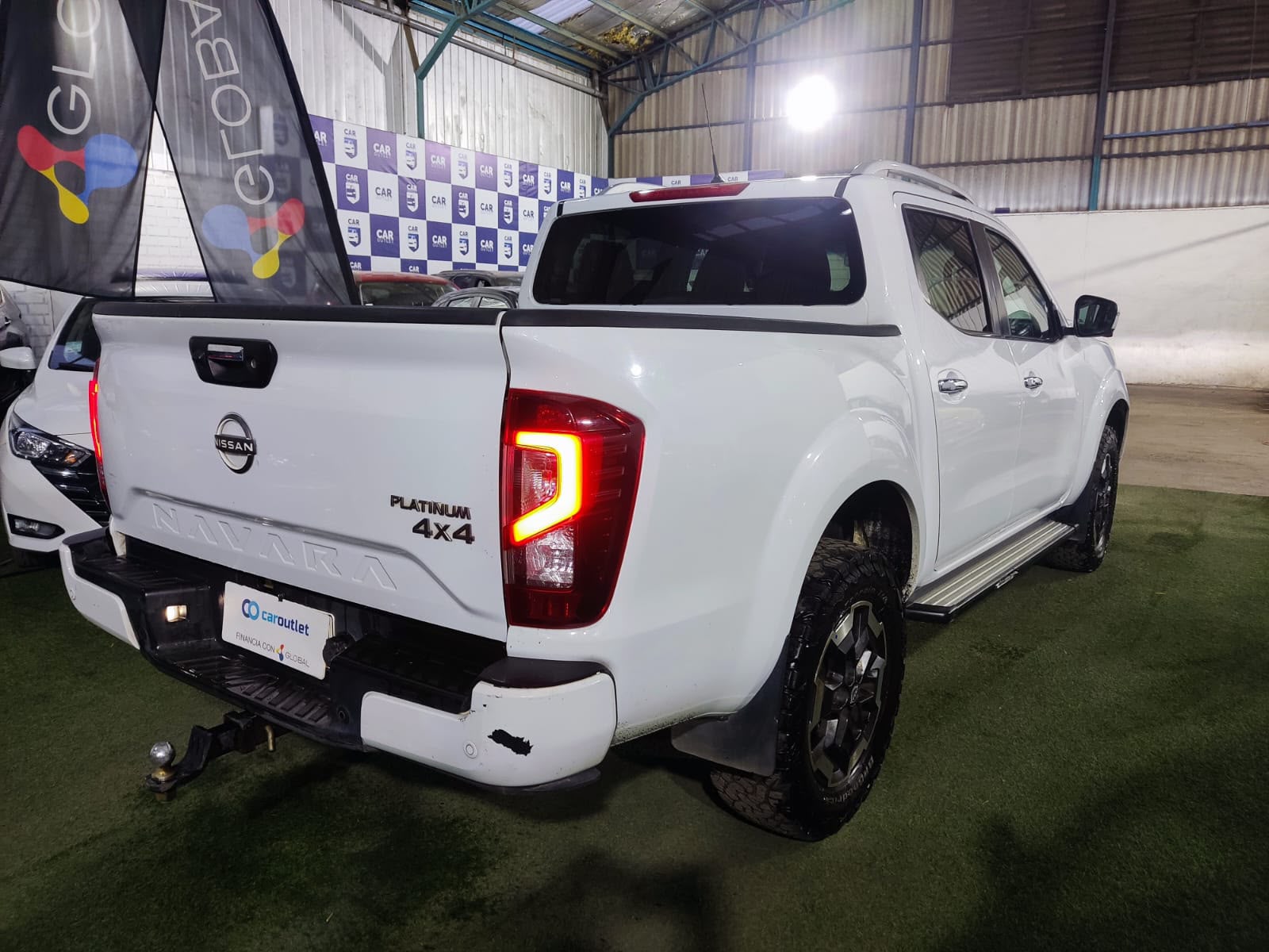 Nissan NAVARA DC 4X4 2.3 AUT 2023 - Foto 5 de 15