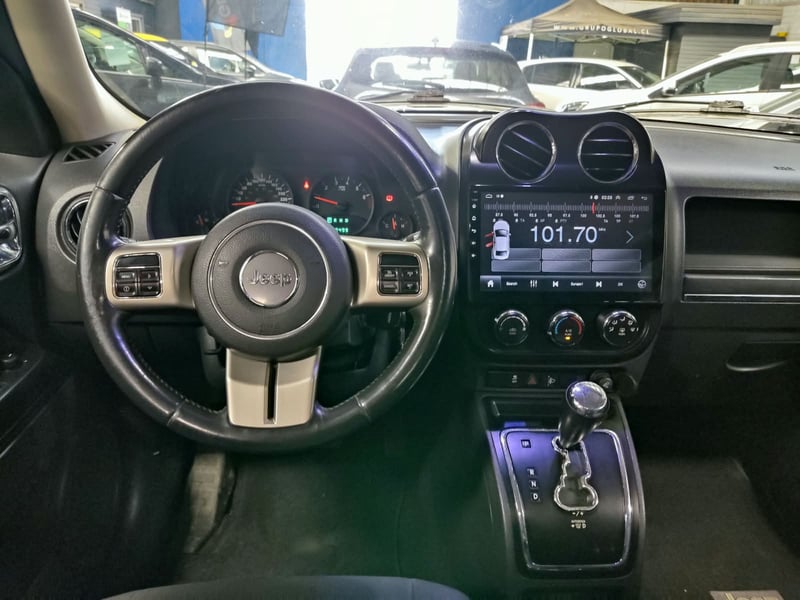 Jeep PATRIOT 4X4 2.4 AUT 2011 - Imagen 13 de 16