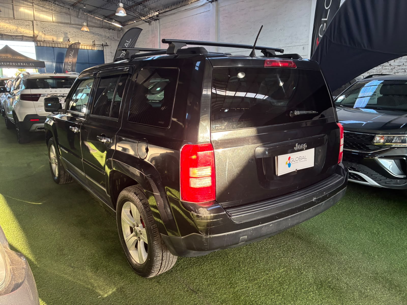 Jeep PATRIOT 4X4 2.4 AUT 2011 - Foto 2 de 11