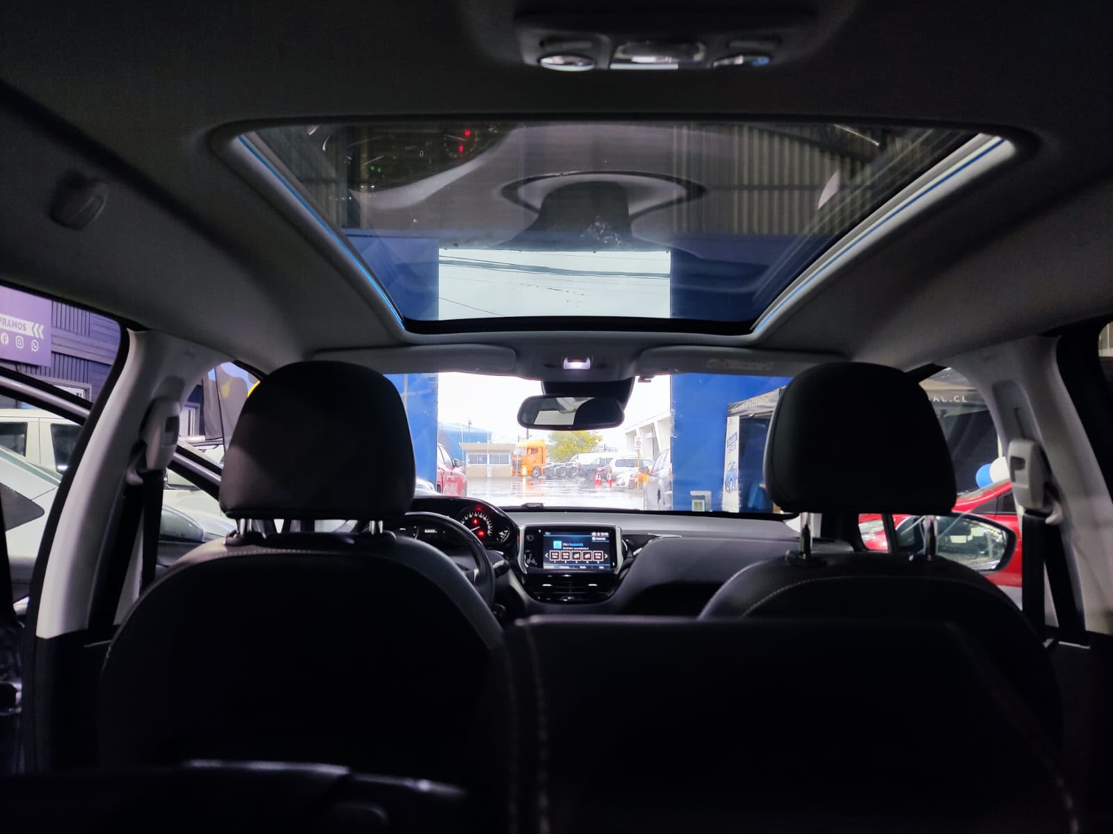 Peugeot 2008 ALLURE 1.2 AT 2018 - Imagen 11 de 13