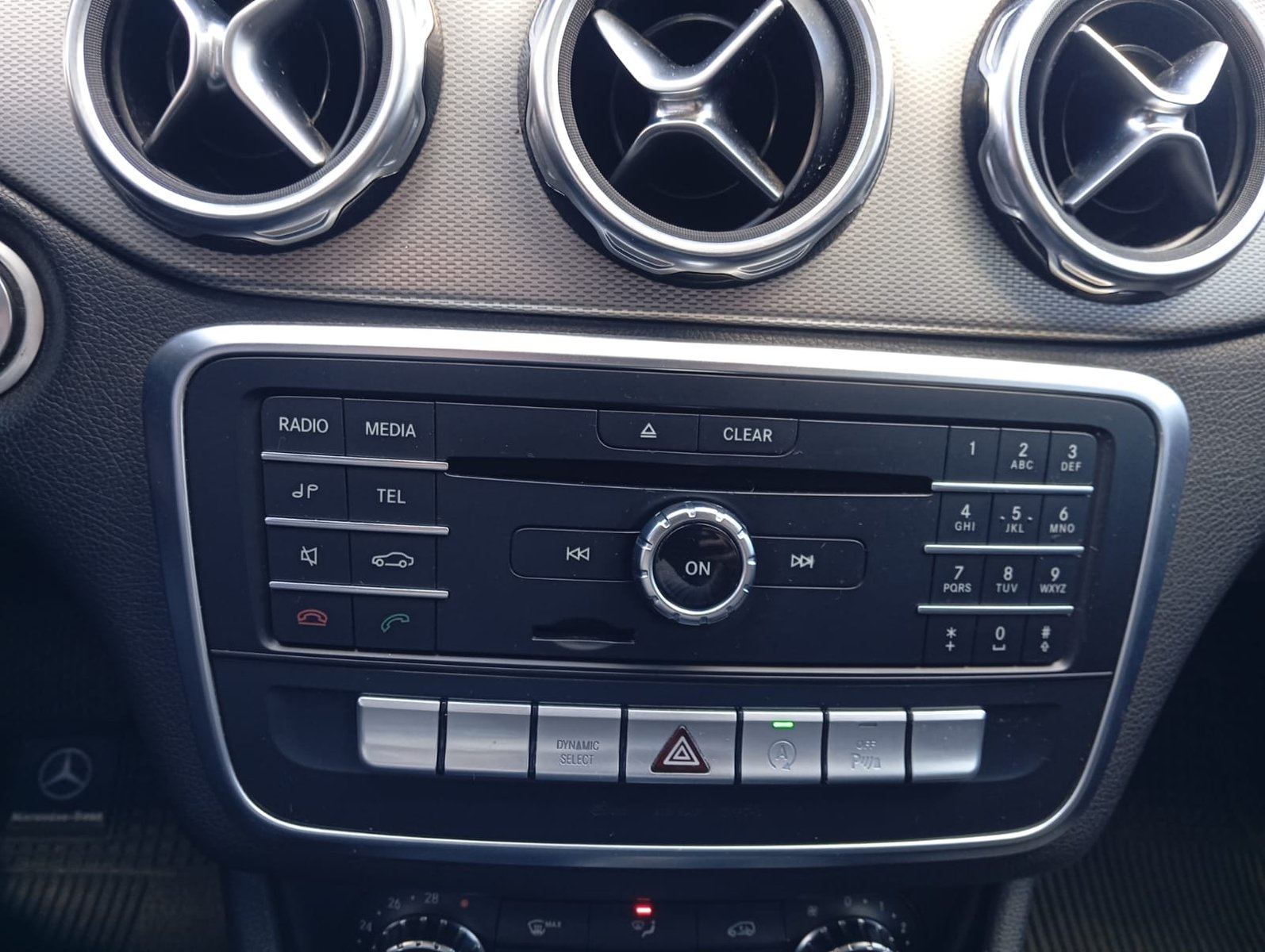 Mercedes-Benz GLA 200 HB 1.6 2020 - Imagen 12 de 14