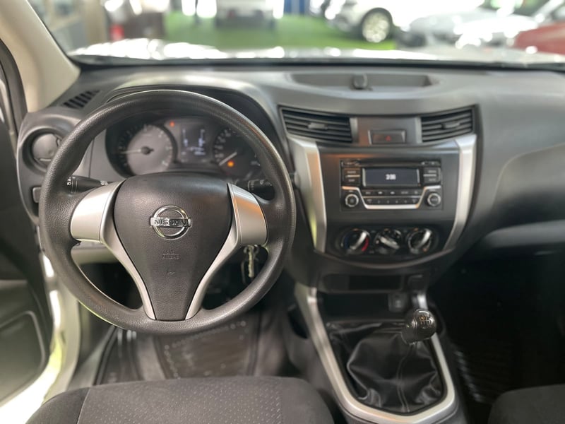 Nissan NP300 DCAB 2.3 2018 - Imagen 8 de 9