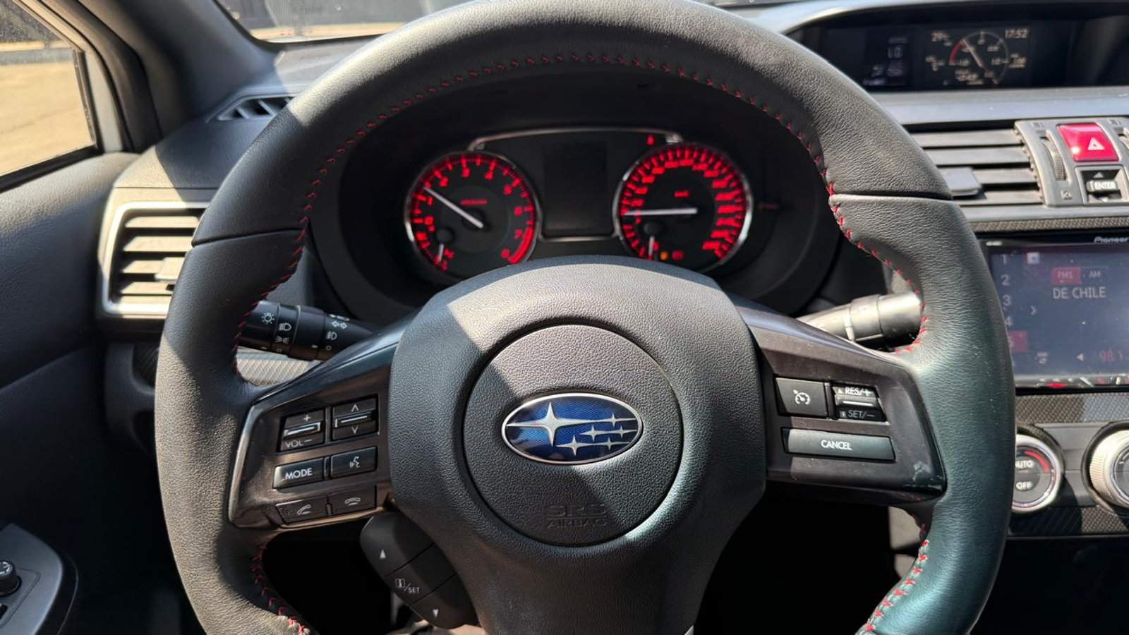Subaru NEW WRX 2.0T AWD 6MT 2015 - Imagen 13 de 20