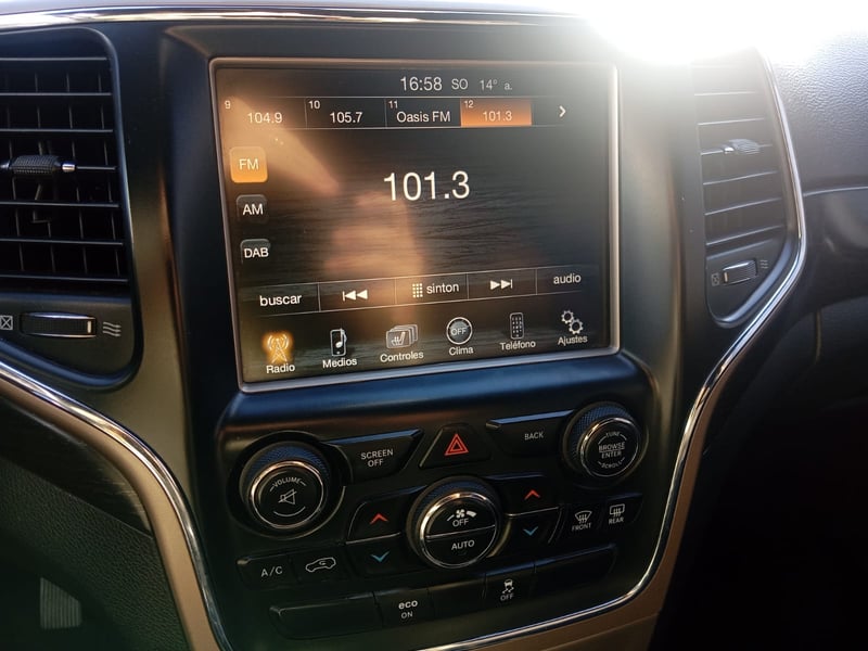Jeep NEW GRAND CHEROKEE LAREDO 3.6 AUT 2014 - Imagen 10 de 13