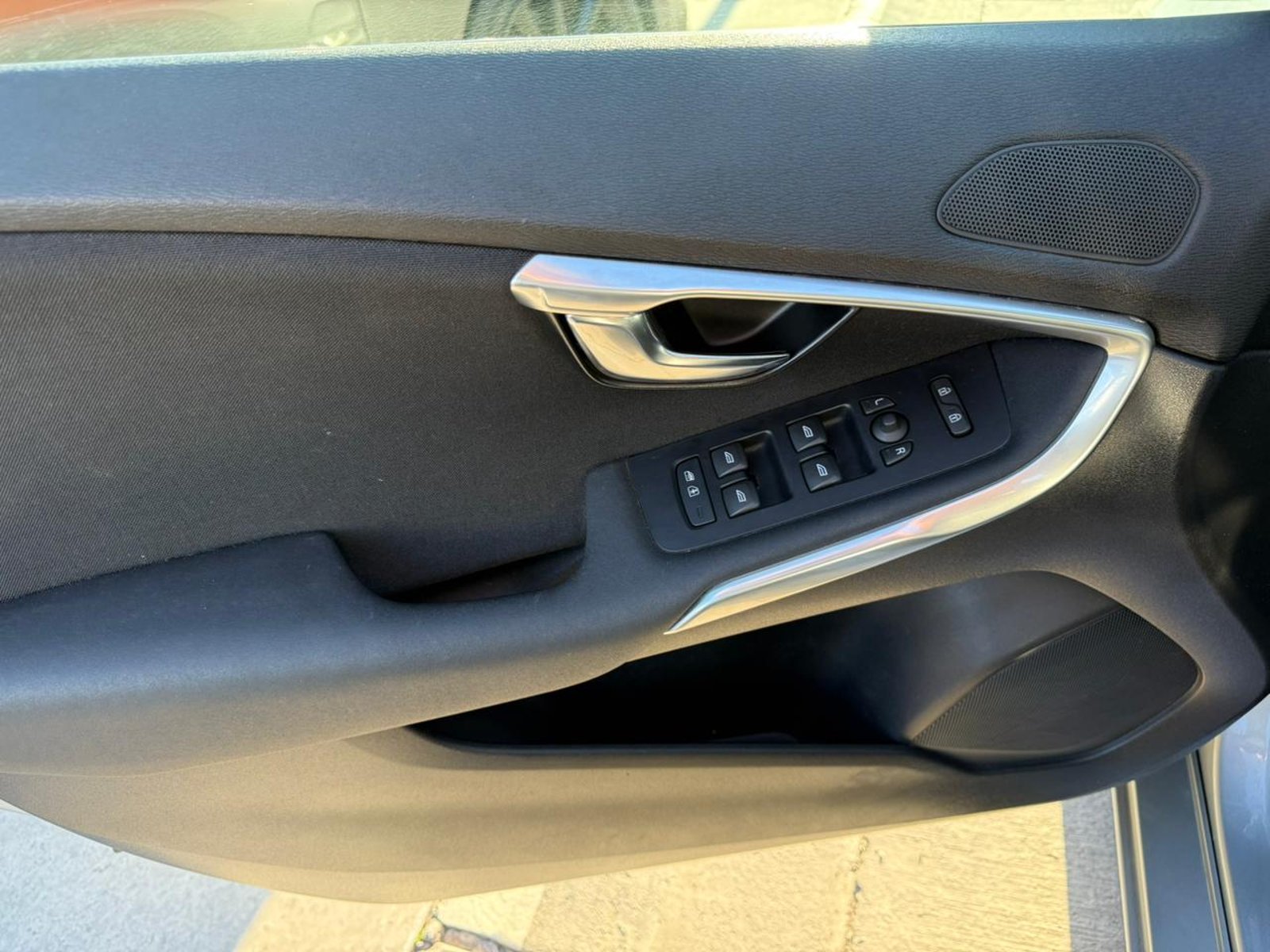 Volvo V40 T4 COMFORT 2016 - Imagen 10 de 18