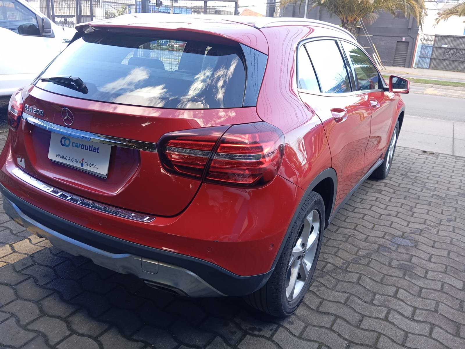 Mercedes-Benz GLA 200 HB 1.6 2020 - Foto 4 de 14