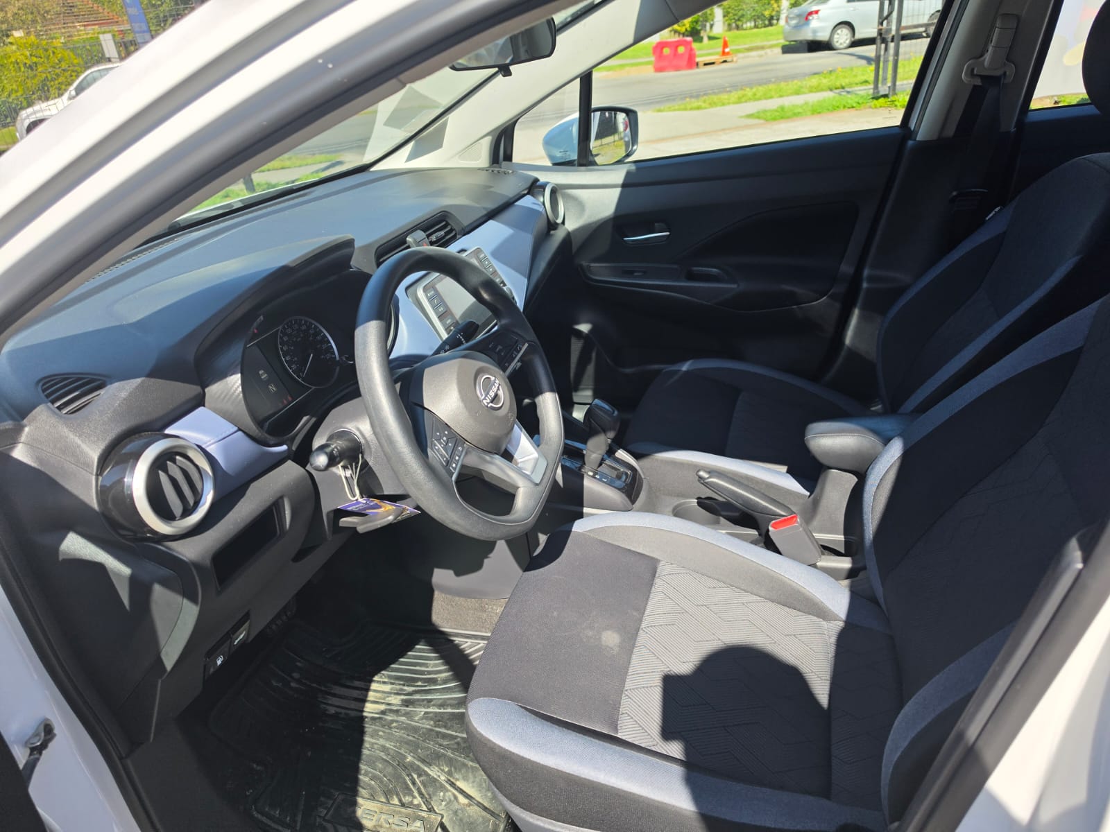Nissan VERSA ADVANCE 1.6 AUT 2024 - Imagen 8 de 10