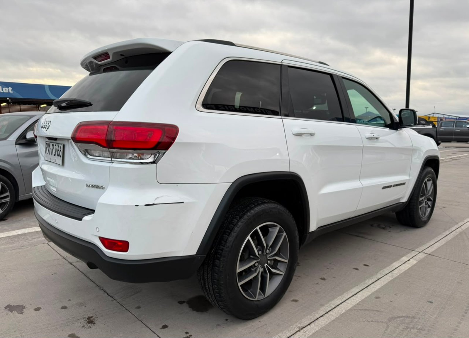 Jeep GRAND CHEROKEE LAREDO 3.6 AUT 2022 - Imagen 5 de 19