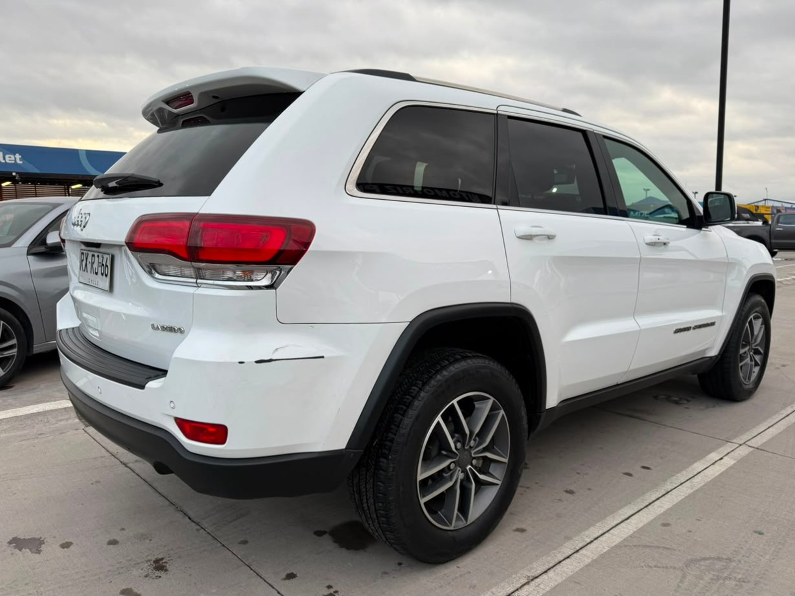 Jeep GRAND CHEROKEE LAREDO 3.6 AUT 2022 - Foto 5 de 19