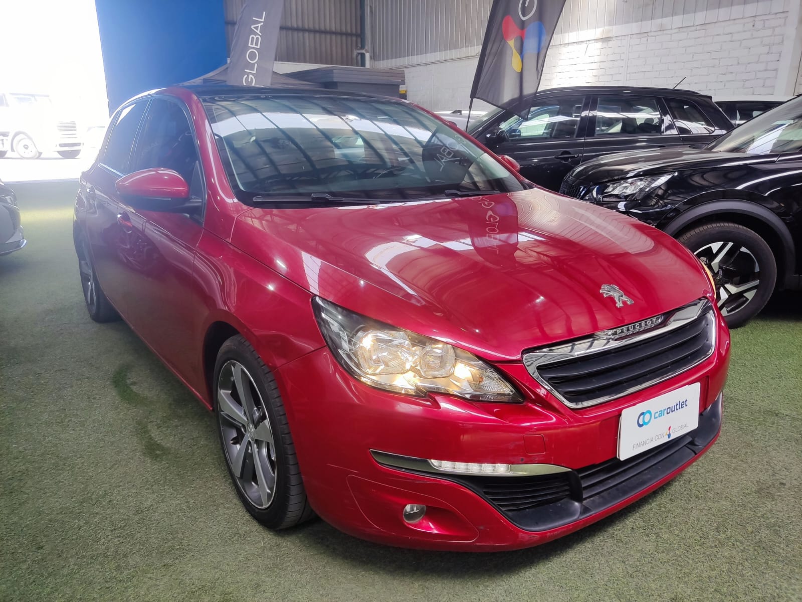 Peugeot 308 ALLURE PURETECH 1.2 AUT 2018 - Imagen 7 de 11