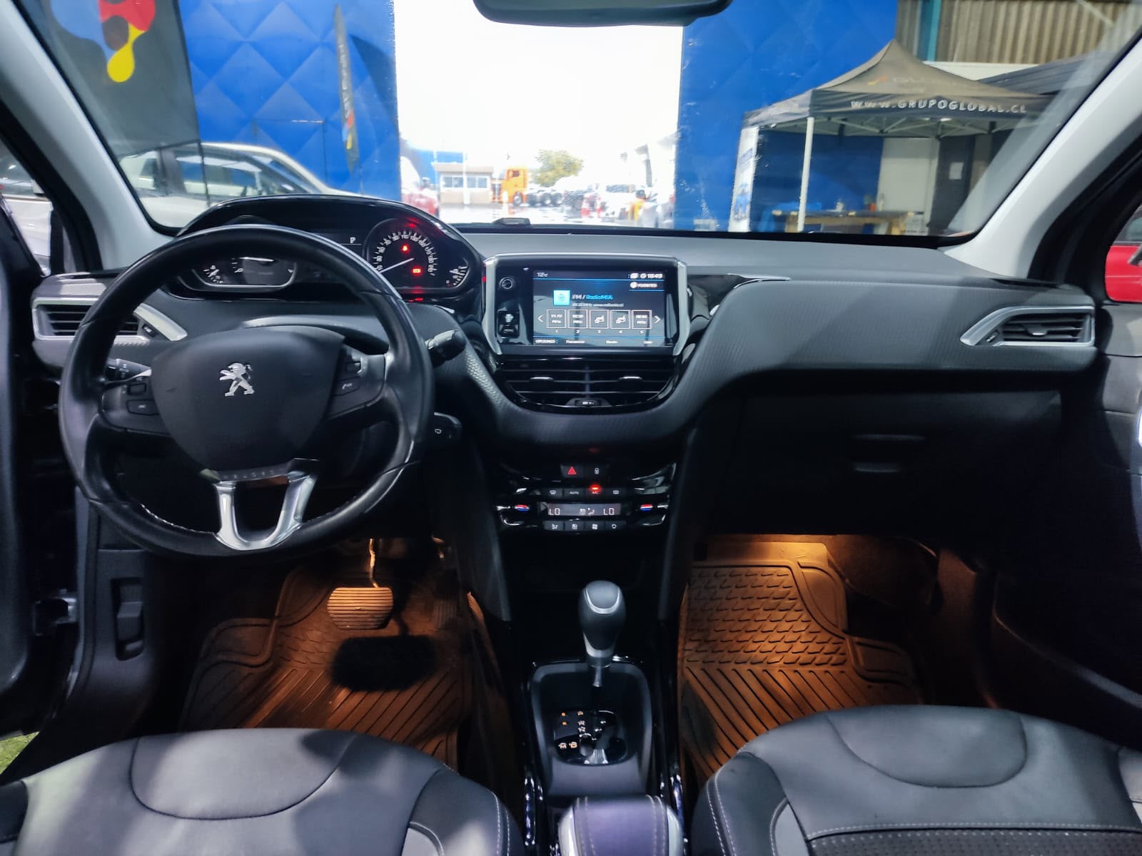 Peugeot 2008 ALLURE 1.2 AT 2018 - Imagen 7 de 13