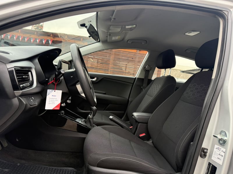 Kia RIO 4 6MT 1.4 2023 - Imagen 9 de 20