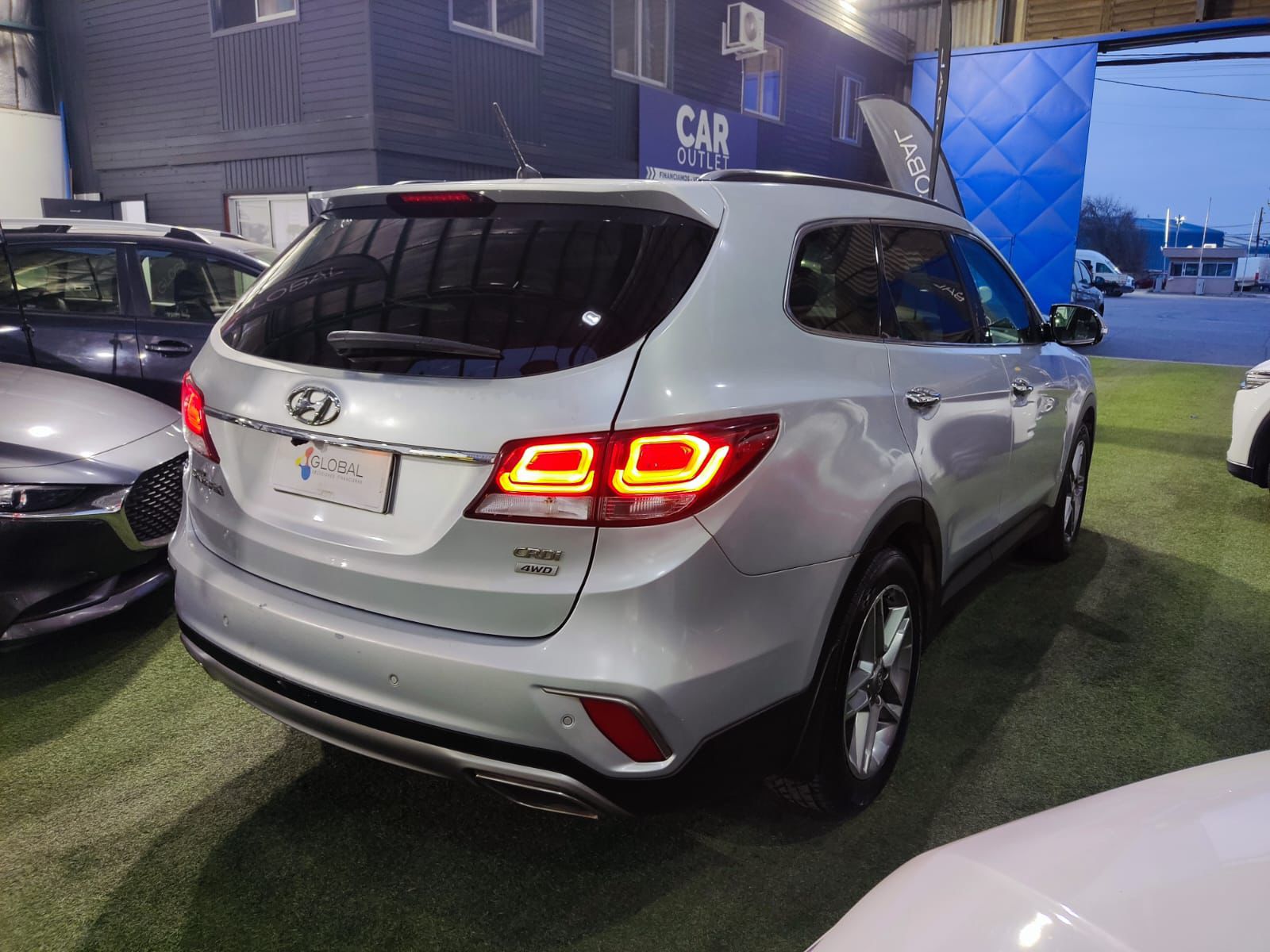 HYUNDAI GRAND SANTA FE NC 5DR CRDI GLS 2017 - Foto 4 de 16