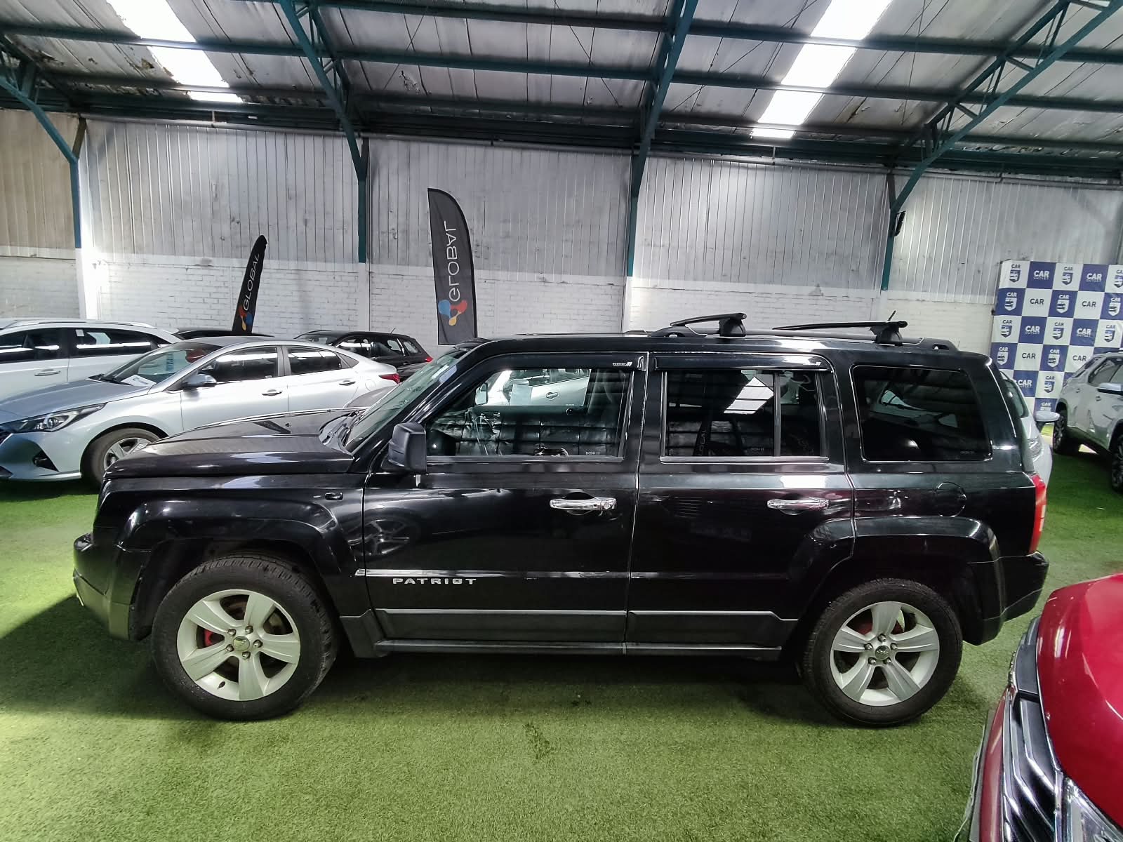 Jeep PATRIOT 4X4 2.4 AUT 2011 - Foto 2 de 16