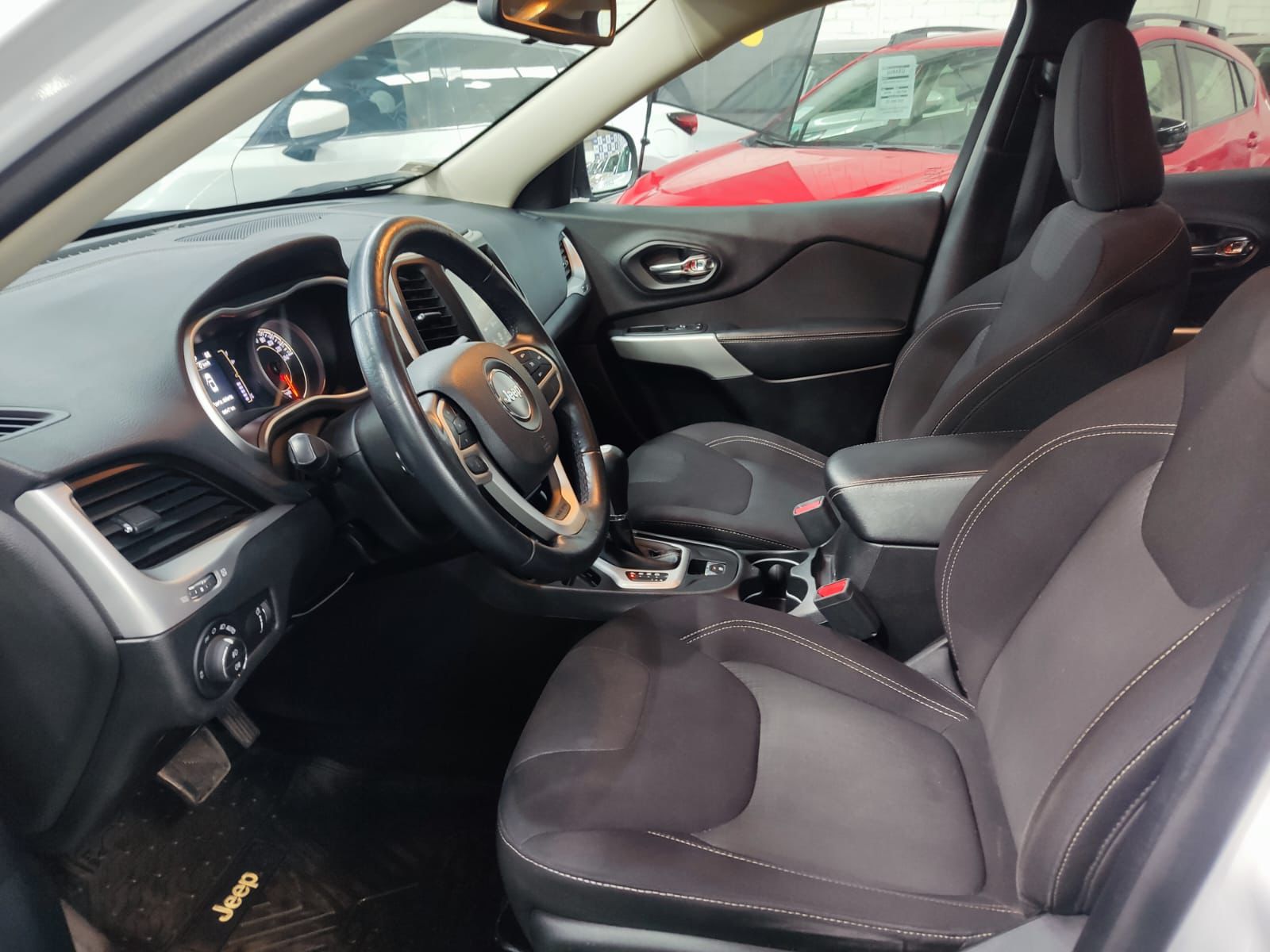 JEEP CHEROKEE SPORT 2018 - Imagen 7 de 12