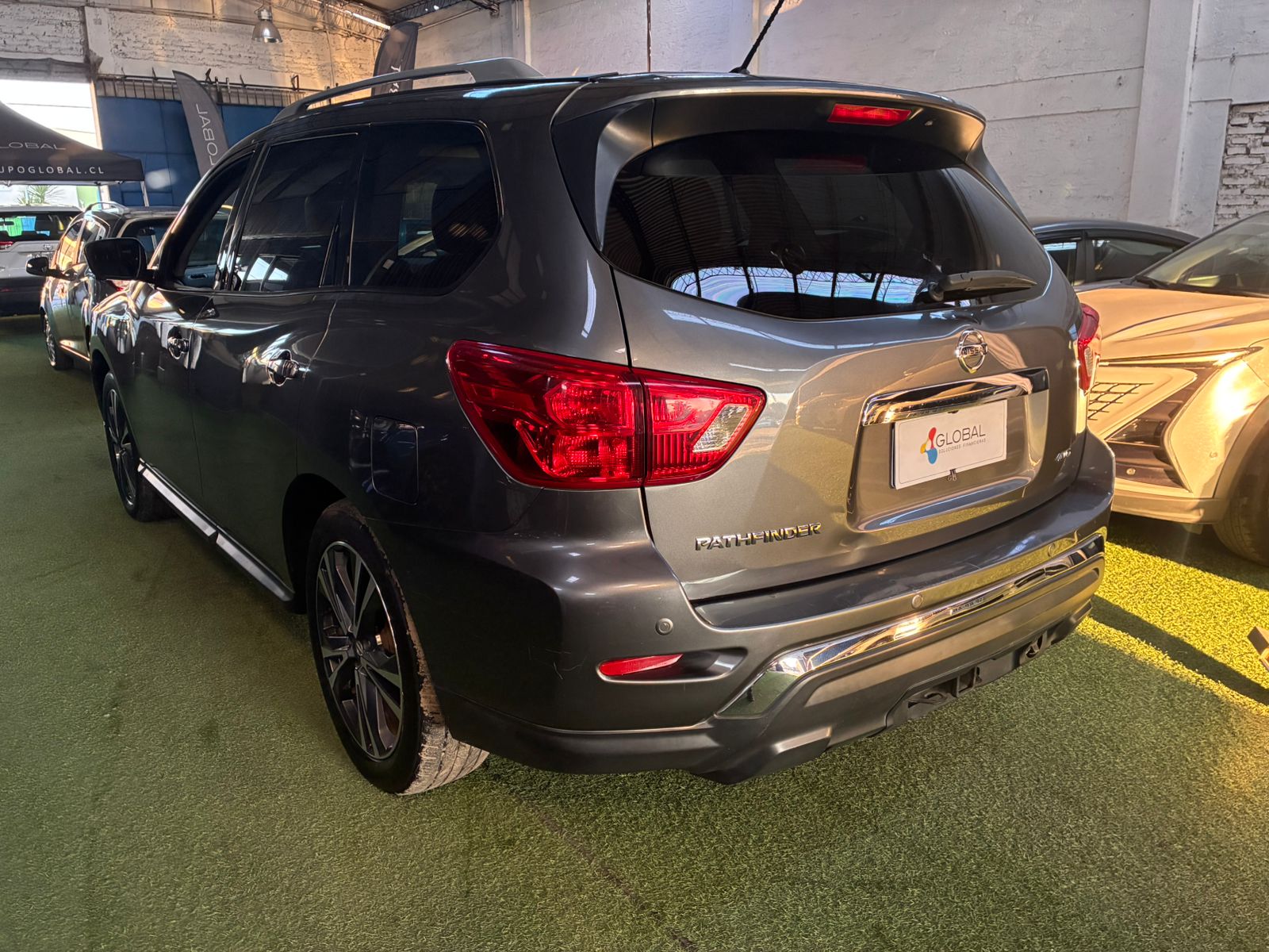Nissan PATHFINDER 4WD 2020 - Foto 2 de 14