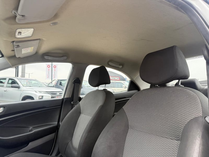 Hyundai VERNA CB 1.4 2020 - Imagen 9 de 20