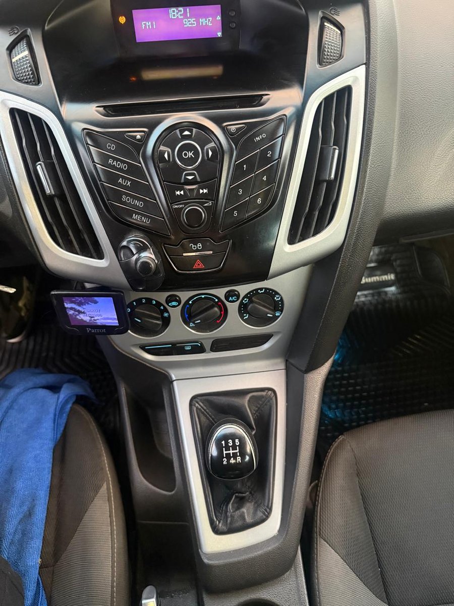 Ford FOCUS SE 5P MT 2012 - Imagen 16 de 19