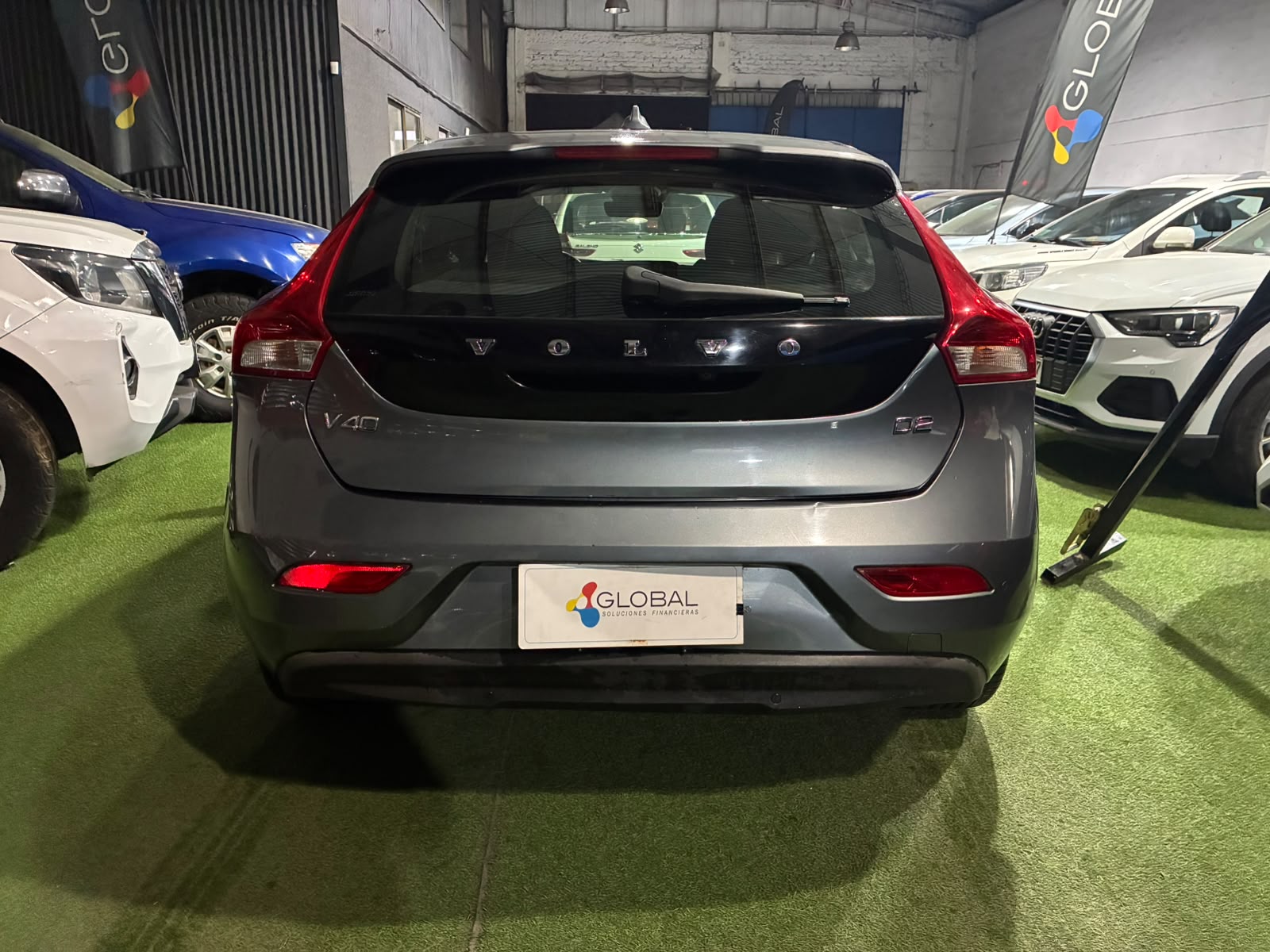 Volvo V40 D2 COMFORT 2.0 2018 - Foto 3 de 11