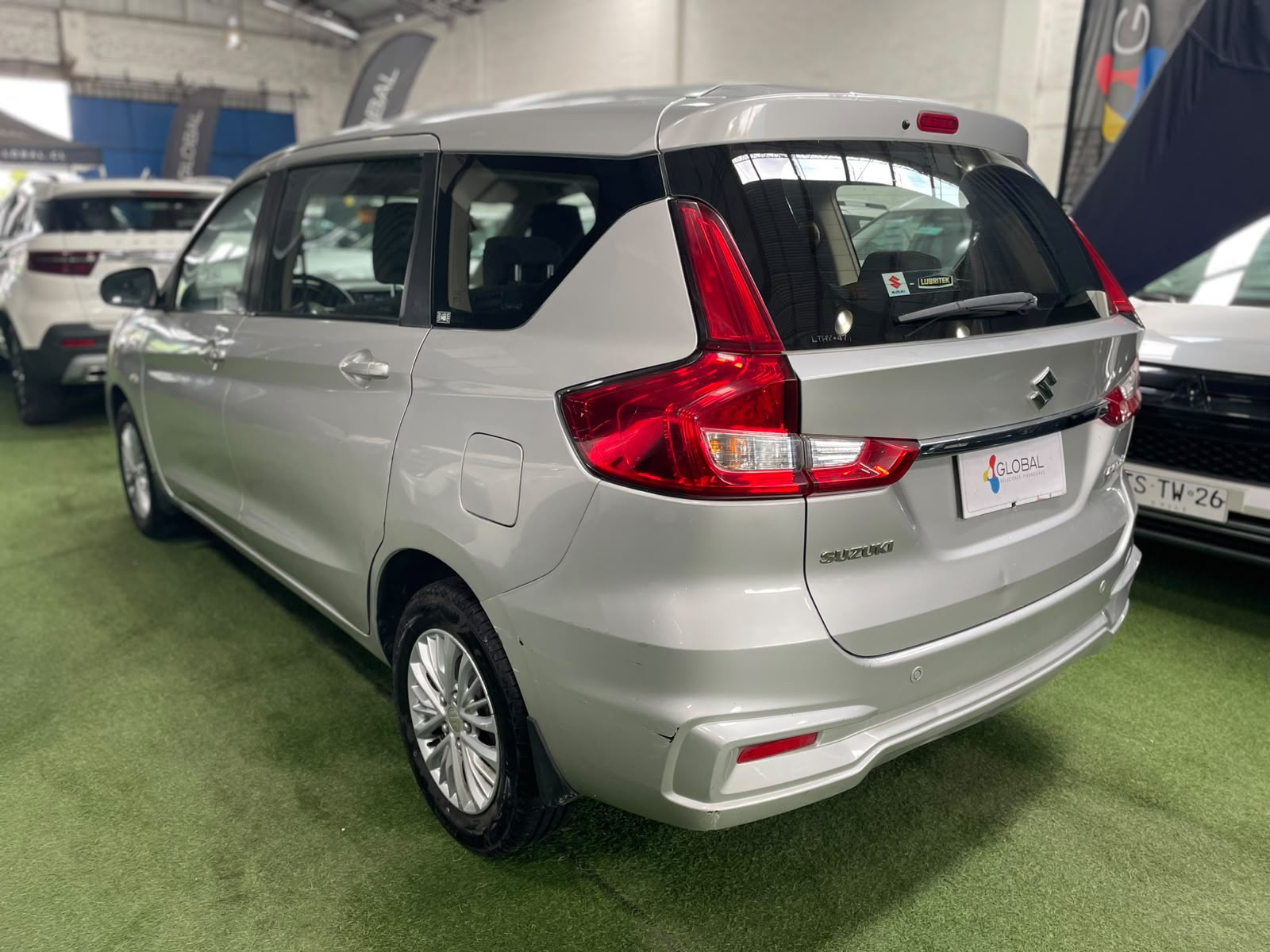 Suzuki ERTIGA GLX 1.5 2020 - Foto 2 de 10