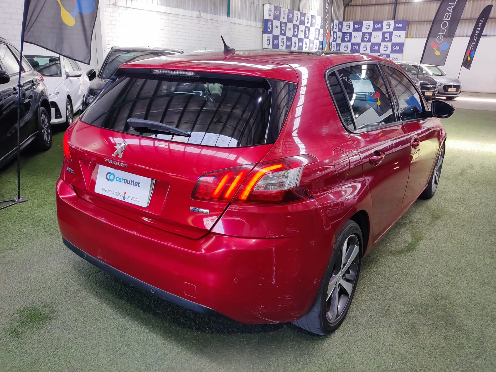 Peugeot 308 ALLURE PURETECH 1.2 AUT 2018 - Foto 5 de 11