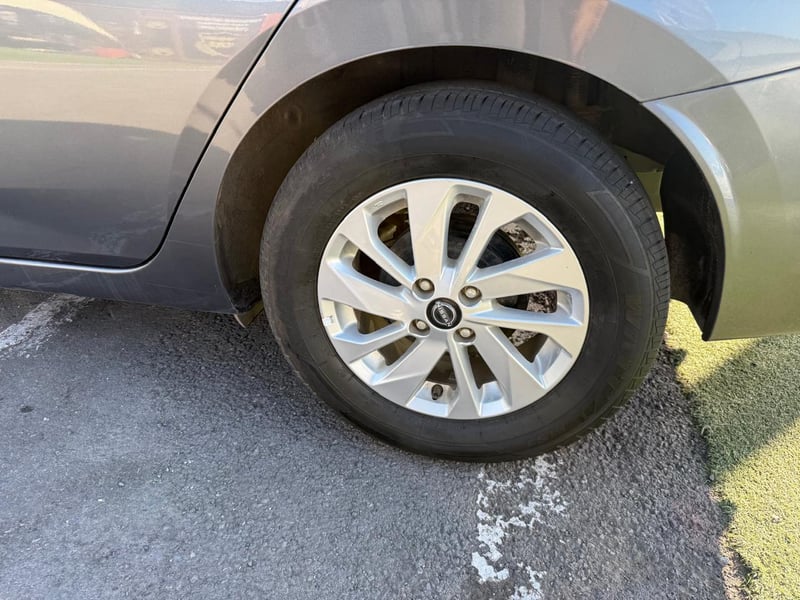Nissan VERSA SENCE 1.6 2024 - Imagen 18 de 19