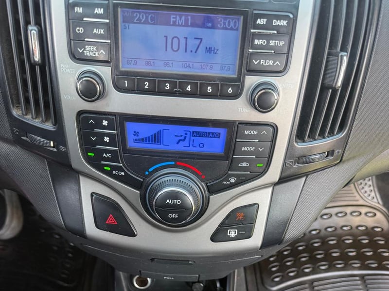 Hyundai I-30 2.0 GLS AC 2AB 2013 - Imagen 16 de 19