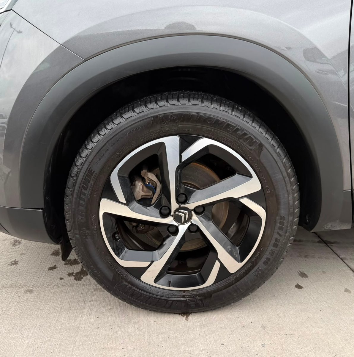 Citroën C5 AIRCROSS HDI 130 CVA6 1.5 AUT 2022 - Imagen 17 de 19