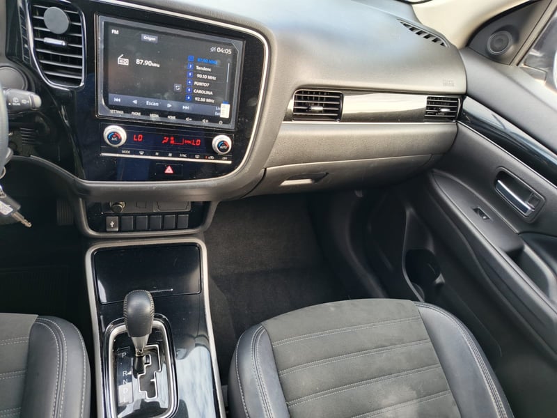Mitsubishi OUTLANDER GLS 4X4 2.5 AT 2022 - Imagen 9 de 11