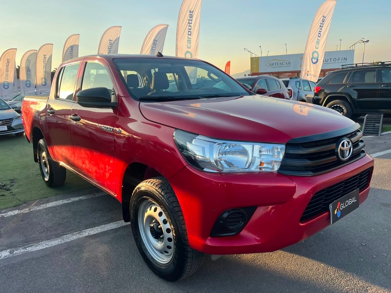 Toyota HI LUX DCAB MT 4X4 2.4 2024 - Imagen 7 de 18