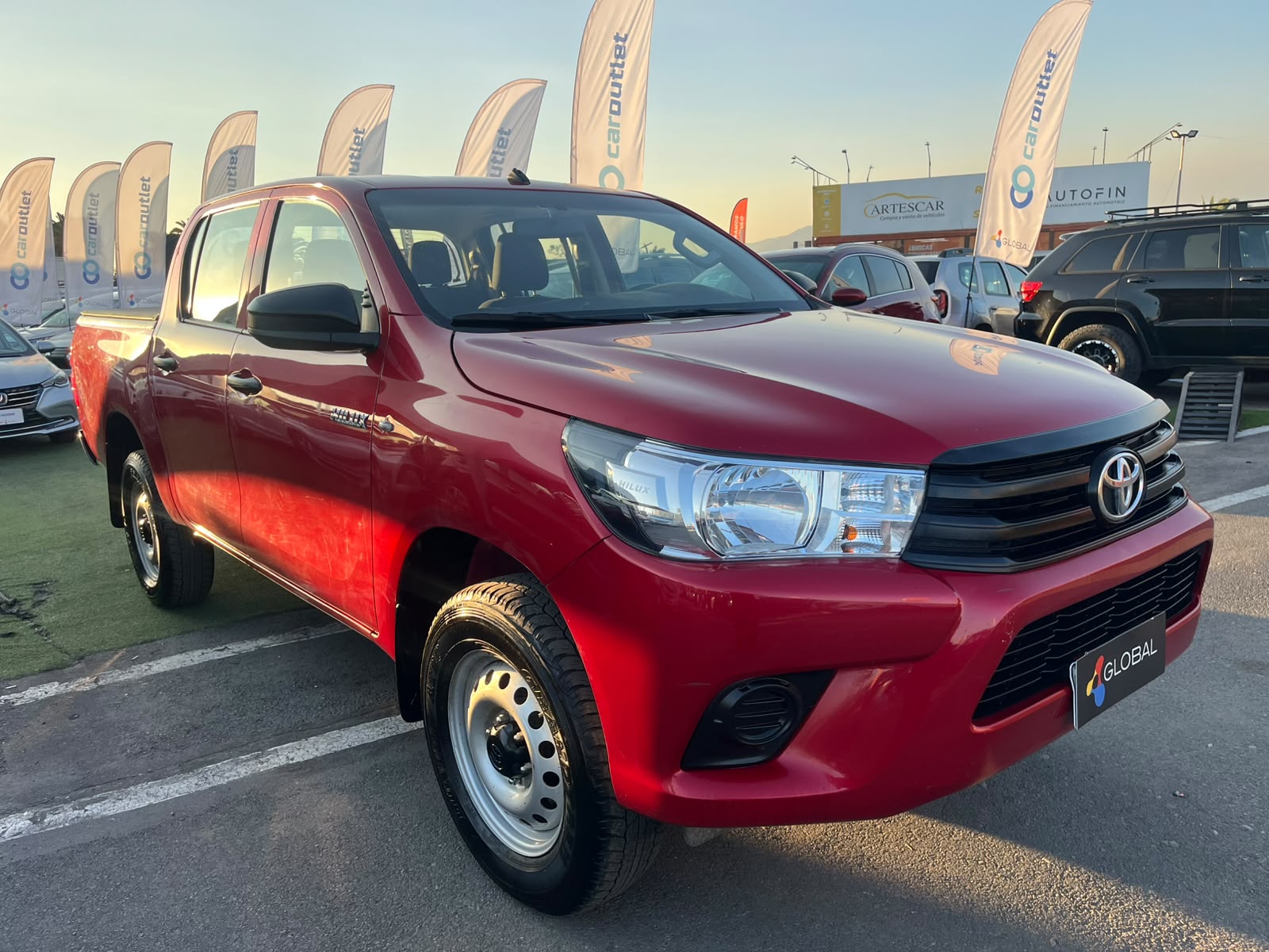 Toyota HI LUX DCAB MT 4X4 2.4 2024 - Imagen 7 de 18