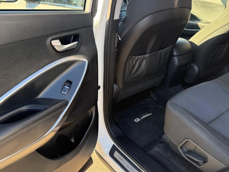 Hyundai GRAND SANTA FE NC 3.3 GLS 2WD 2019 - Imagen 19 de 20