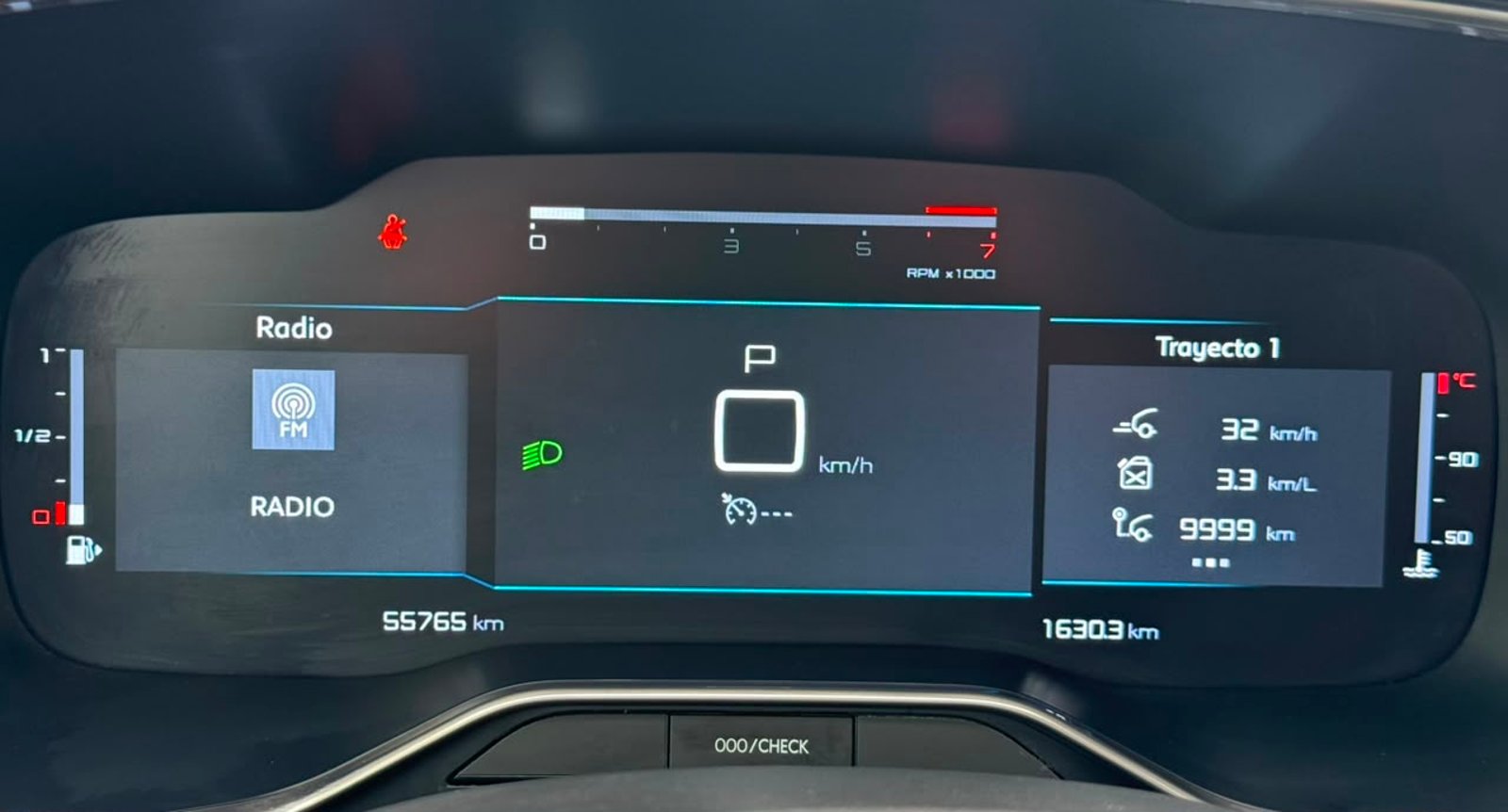 Citroën C5 AIRCROSS HDI 130 CVA6 1.5 AUT 2022 - Imagen 13 de 19