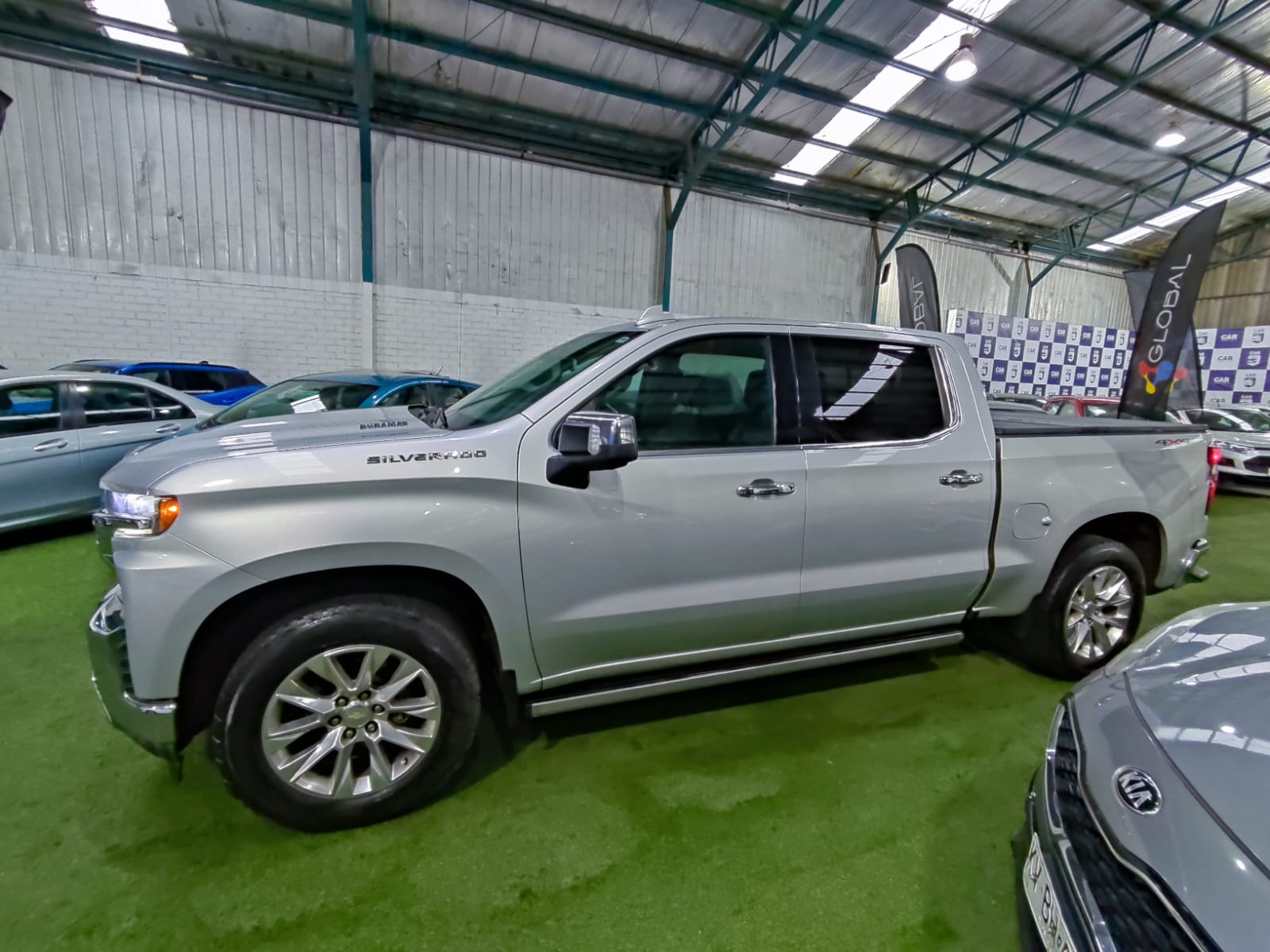 Chevrolet SILVERADO CC LTZ 4X4 3.0 AUT 2022 - Foto 2 de 14