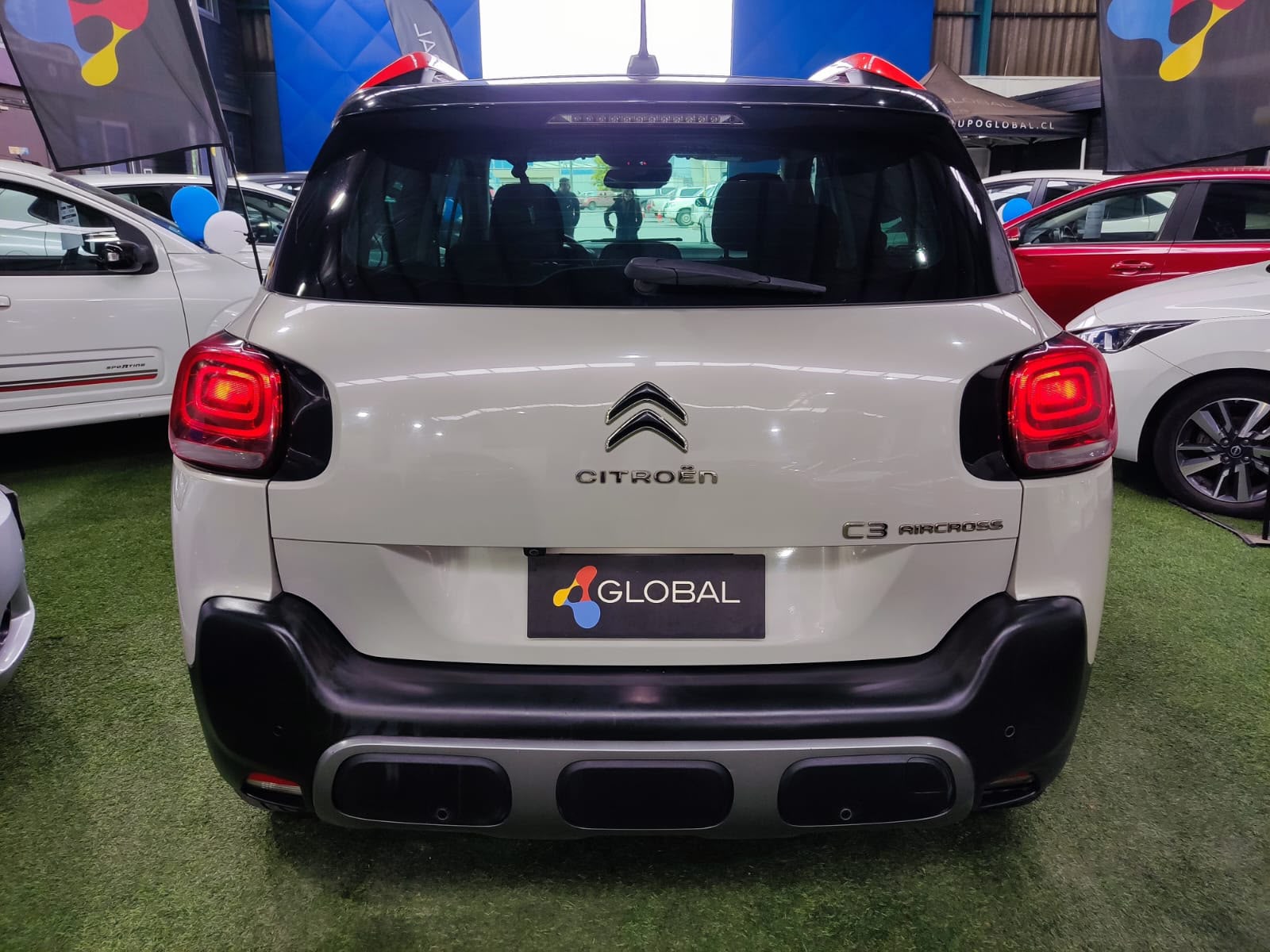Citroën C3 HB 1.2 2018 - Foto 3 de 14