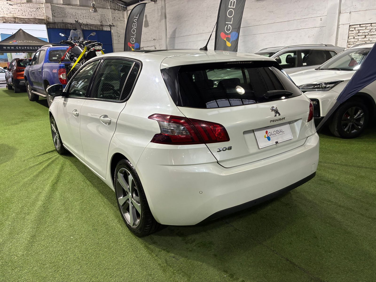 Peugeot 308 BLUEHDI 1.5 AUT 2020 - Foto 2 de 12